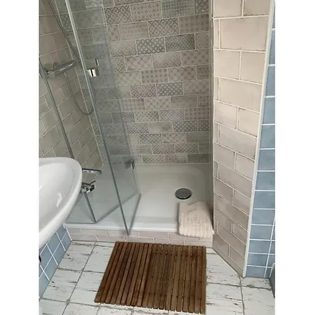 With 1 Bedroom בית נופש *