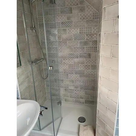 With 1 Bedroom בית נופש
